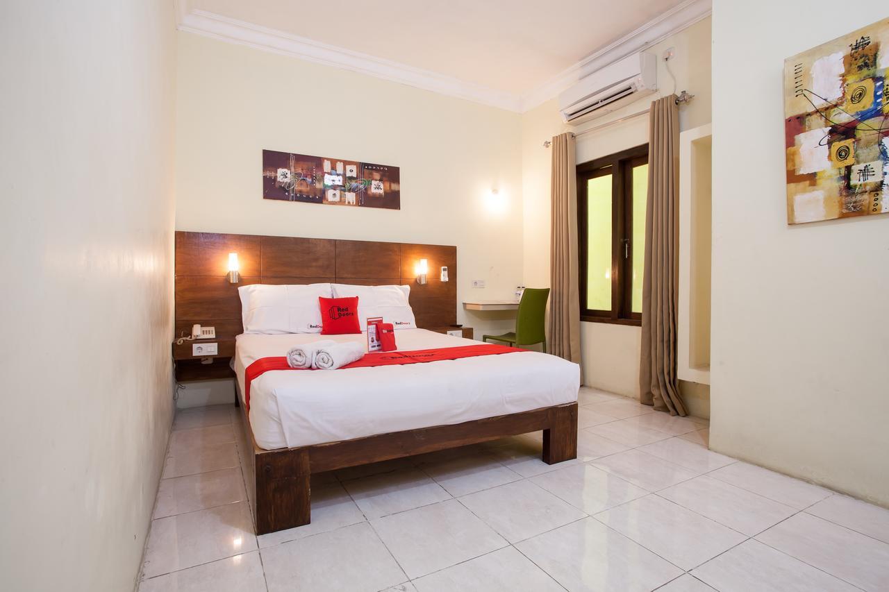 Reddoorz Near Marvel City Mall Wonocolo Exterior foto