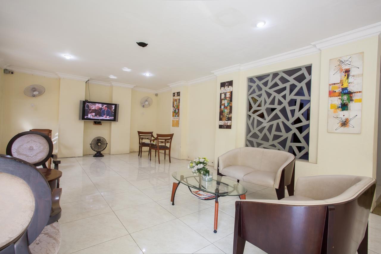 Reddoorz Near Marvel City Mall Wonocolo Exterior foto