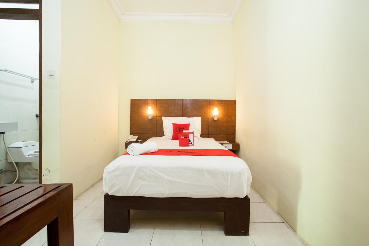 Reddoorz Near Marvel City Mall Wonocolo Exterior foto