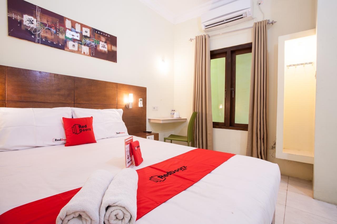 Reddoorz Near Marvel City Mall Wonocolo Exterior foto